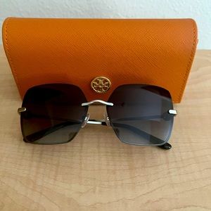 Tory Burch black full rim Sunglasses
